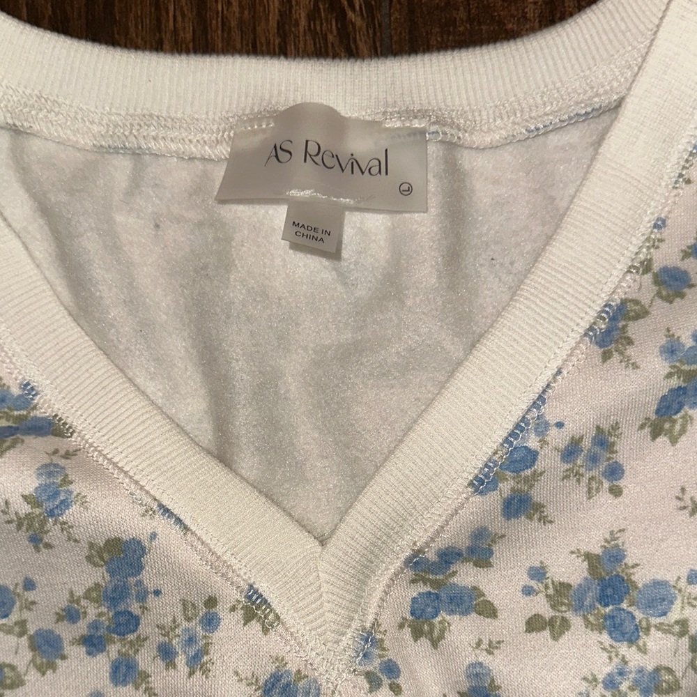 AS Revival Blue Floral Cropped Sweatshirt Top NWT Cottagecore - Picture 3 of 5